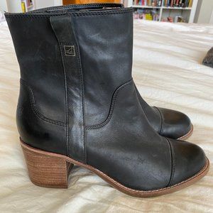 Black, heeled, Sperry ankle boots